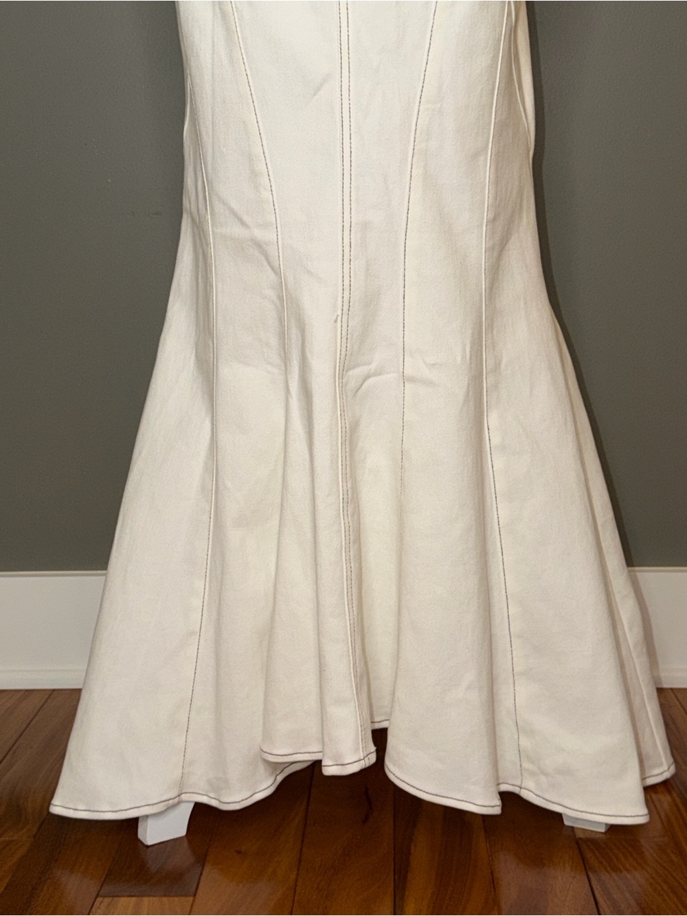 Canvas Apparel Cream Denim H/L Skirt Size Small - Picture 5 of 16